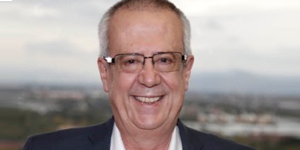 Carlos M. Urzúa