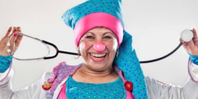 La Dra. Clown le enseñara a cómo vivir la vida feliz