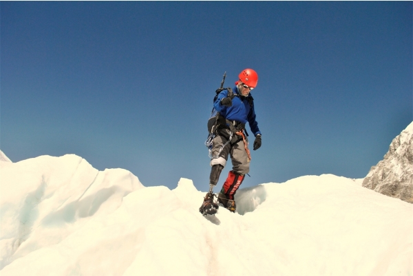 Entrevista con Nelson Cardona, único Latinoamericano en escalar las 7 montañas más altas del mundo con una prótesis